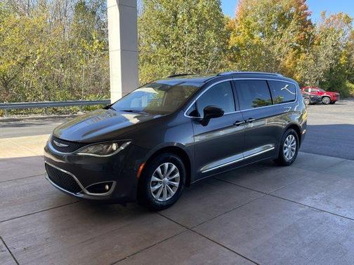 2018 Chrysler Pacifica Touring-L