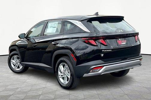 Phantom Black 2026 Hyundai TUCSON SE