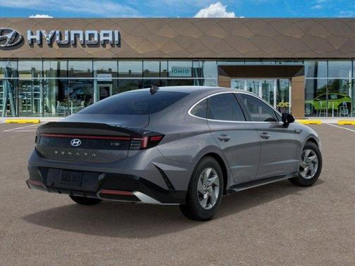2025 Hyundai SONATA SE