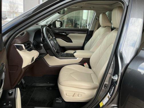 2021 Toyota Highlander Hybrid Limited
