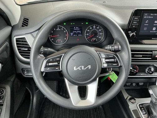 2023 Kia Seltos LX