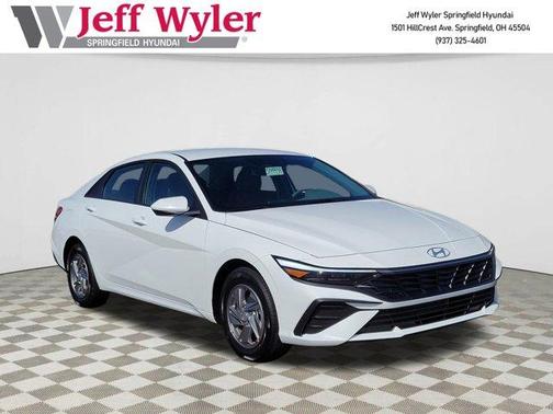 2025 Hyundai ELANTRA SE