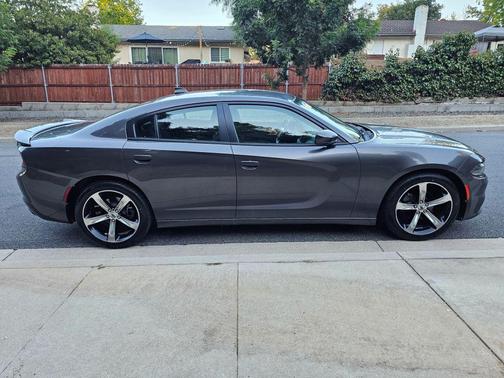 2017 Dodge Charger SXT