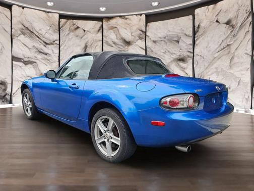 2006 Mazda MX-5 Miata Convertible 2D