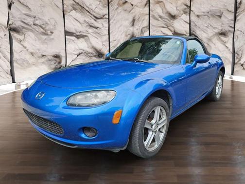 2006 Mazda MX-5 Miata Convertible 2D