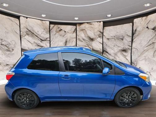 2012 Toyota Yaris LE