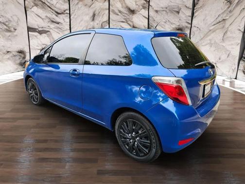 2012 Toyota Yaris LE