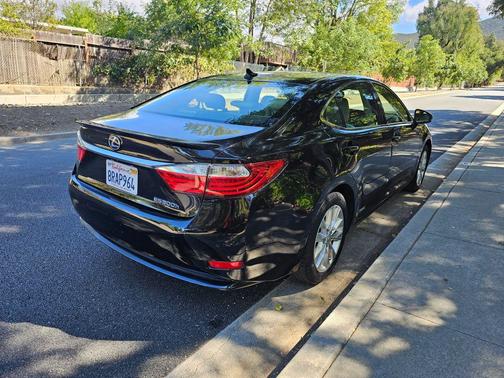 2013 Lexus ES 300h Base