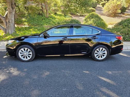 2013 Lexus ES 300h Base