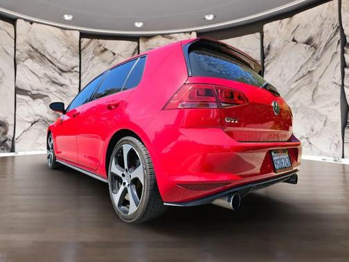 2015 Volkswagen Golf GTI 2.0T S 4-Door