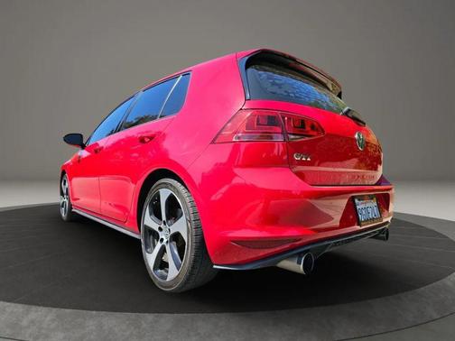 2015 Volkswagen Golf GTI 2.0T S 4-Door
