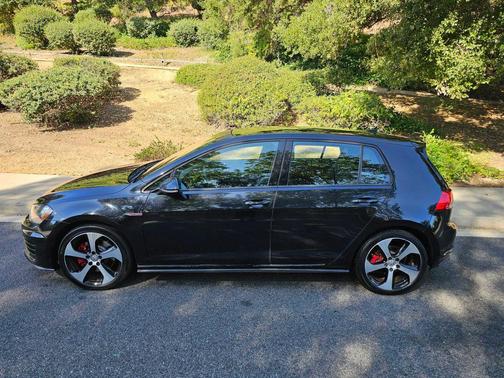 2016 Volkswagen Golf GTI 2.0T SE 4-Door