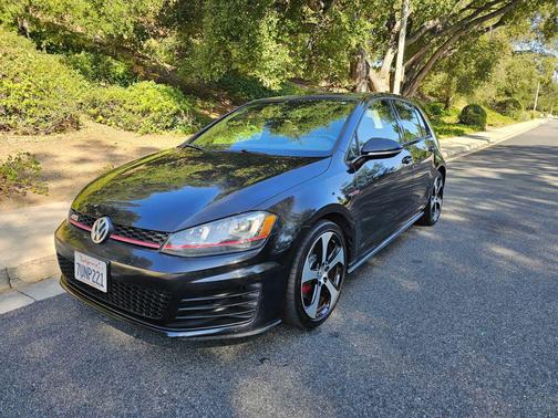 2016 Volkswagen Golf GTI 2.0T SE 4-Door