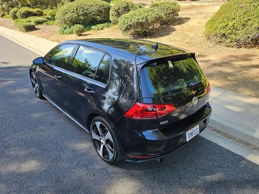 2016 Volkswagen Golf GTI 2.0T SE 4-Door