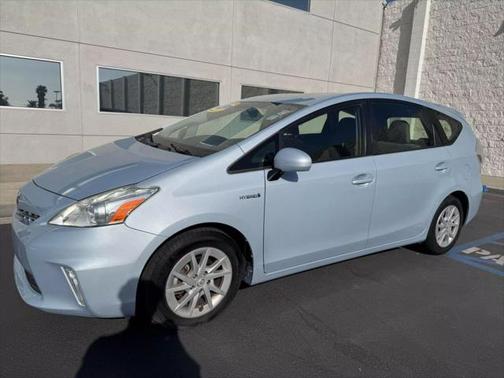 2013 Toyota Prius v Five