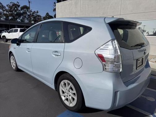 2013 Toyota Prius v Five