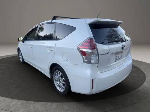 2015 Toyota Prius v Four