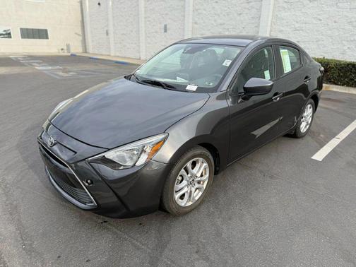 2017 Toyota Yaris iA Base