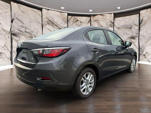 2017 Toyota Yaris iA Base