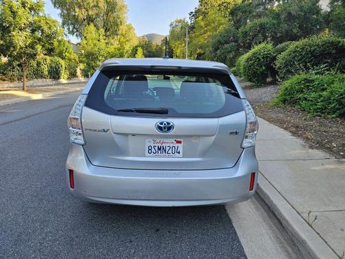 2013 Toyota Prius v Two