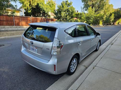 2013 Toyota Prius v Two
