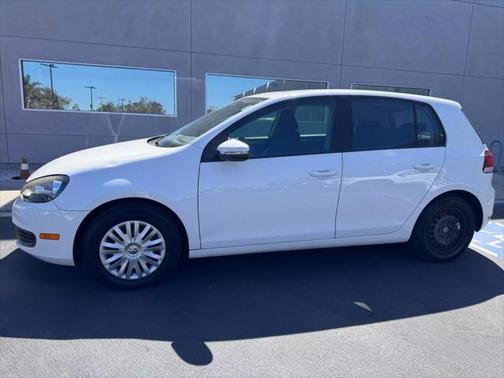 2010 Volkswagen Golf 4-Door