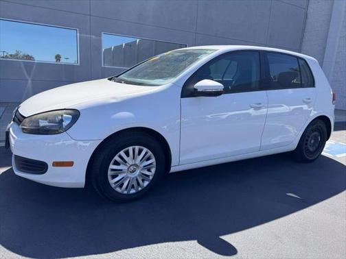 2010 Volkswagen Golf 4-Door