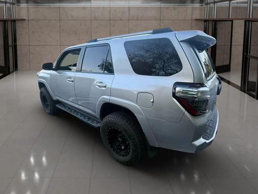 2018 Toyota 4Runner SR5 Sport Utility 4D