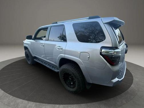 2018 Toyota 4Runner SR5 Sport Utility 4D
