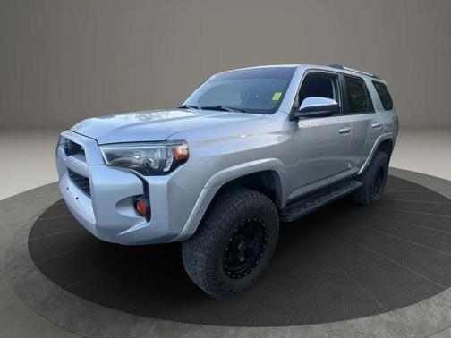 2018 Toyota 4Runner SR5 Sport Utility 4D