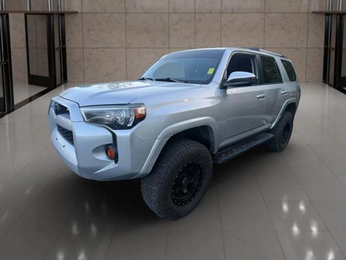 2018 Toyota 4Runner SR5 Sport Utility 4D
