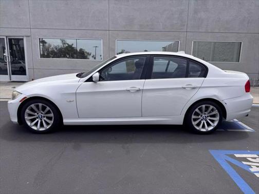 2011 BMW 328 328i Sedan 4D