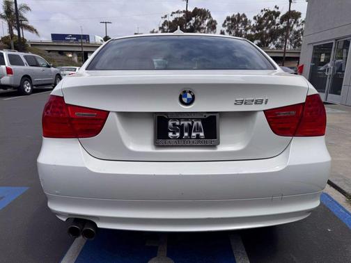 2011 BMW 328 328i Sedan 4D