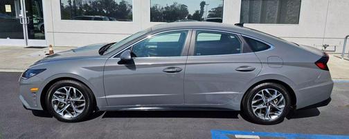 2022 Hyundai SONATA SEL