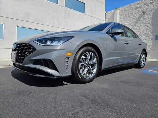 2022 Hyundai SONATA SEL