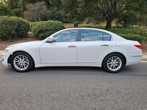 2011 Hyundai Genesis 3.8