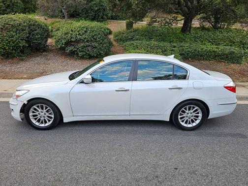 2011 Hyundai Genesis 3.8