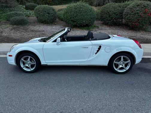 2005 Toyota MR2 Spyder Convertible 2D