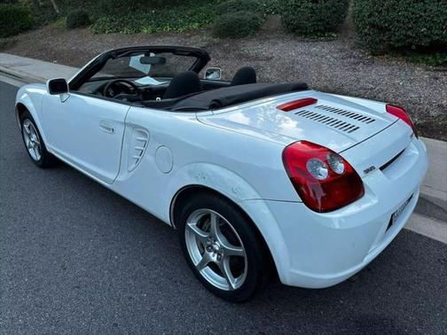 2005 Toyota MR2 Spyder Convertible 2D
