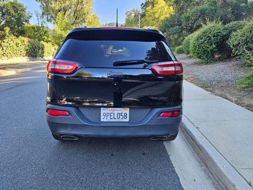 2017 Jeep Cherokee Sport