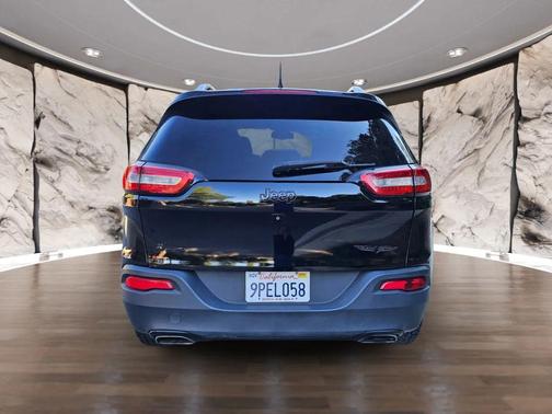 2017 Jeep Cherokee Sport