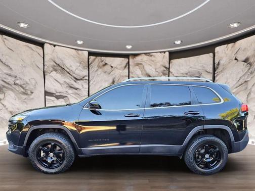 2017 Jeep Cherokee Sport