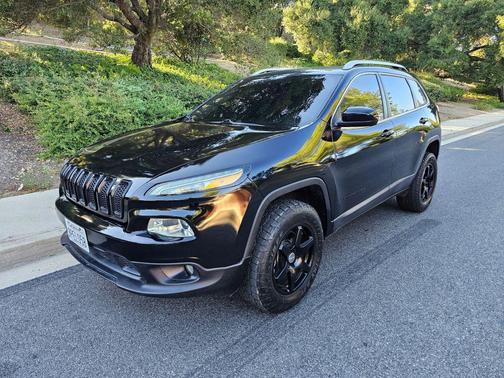 2017 Jeep Cherokee Sport