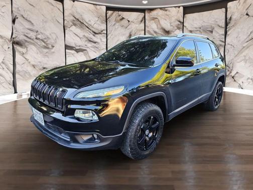 2017 Jeep Cherokee Sport
