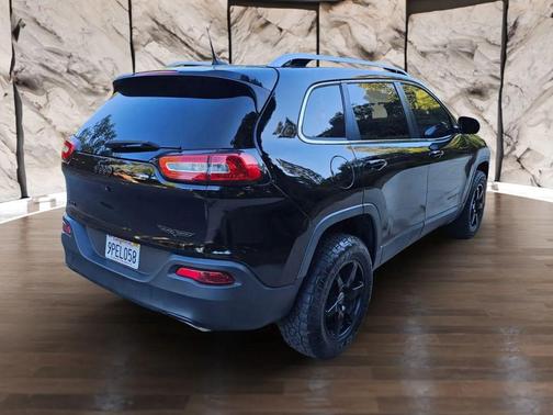 2017 Jeep Cherokee Sport