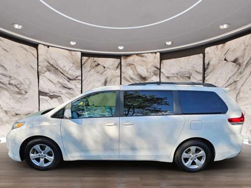 2011 Toyota Sienna LE