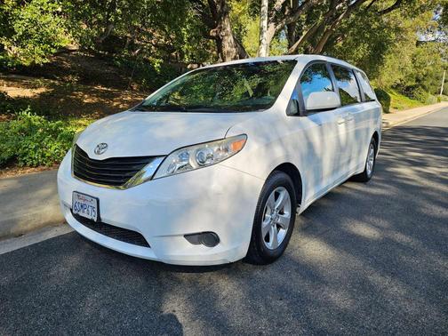 2011 Toyota Sienna LE