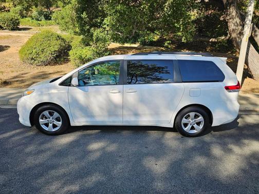 2011 Toyota Sienna LE