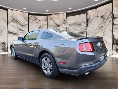 2012 Ford Mustang V6