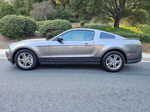 2012 Ford Mustang V6